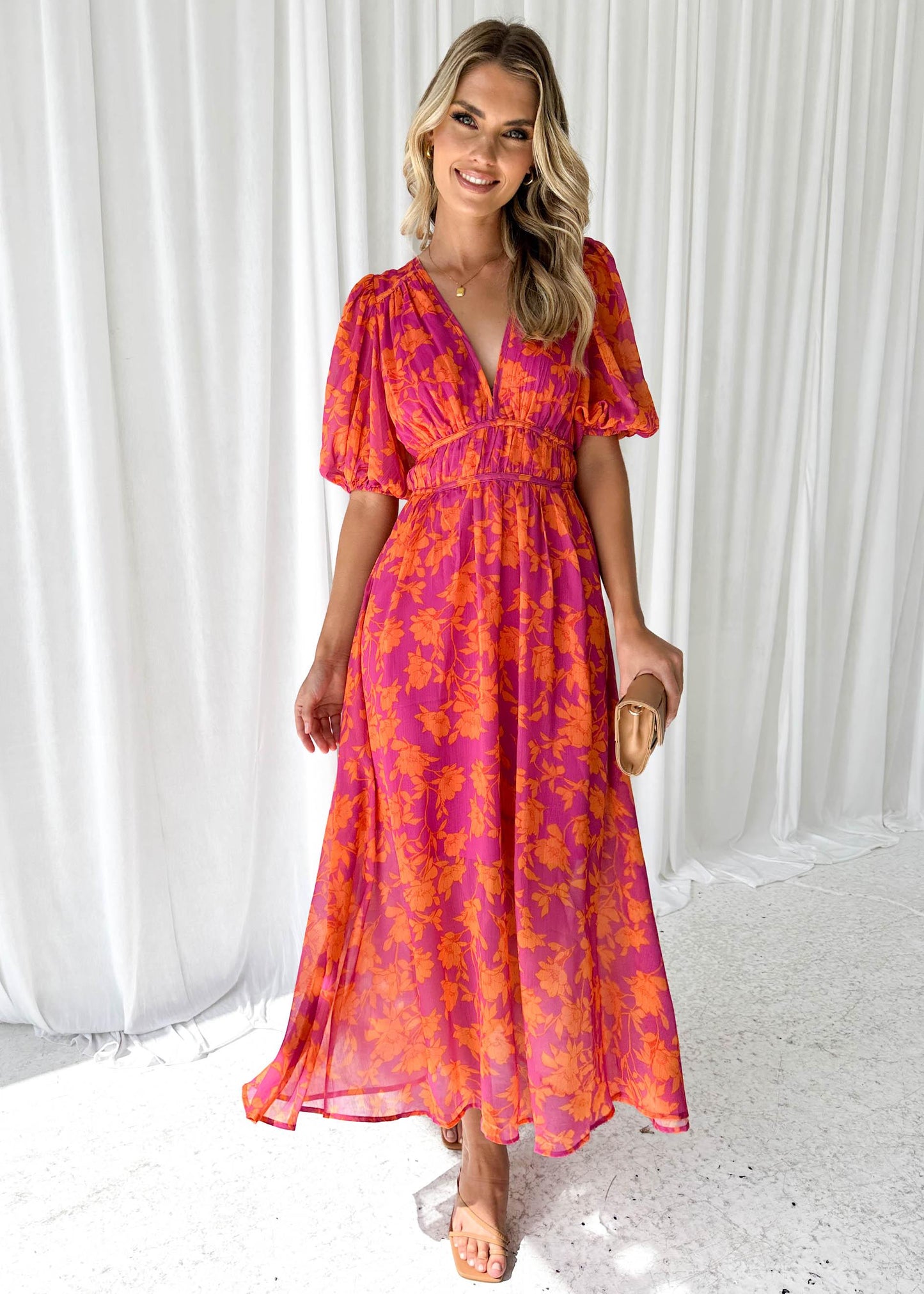 Damen Maxi-Kleid – Blumenmuster, V-Ausschnitt, Kurze Ärmel, Fließend-83294-145d9504-40a9-49bc-ab2f-fa682d15845c