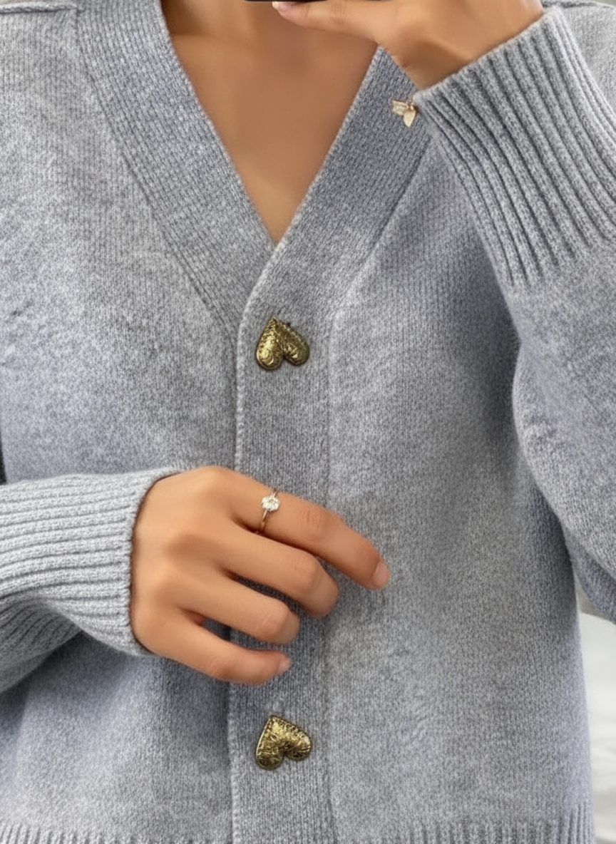 Eleganter Cardigan mit Goldherz-Knöpfen