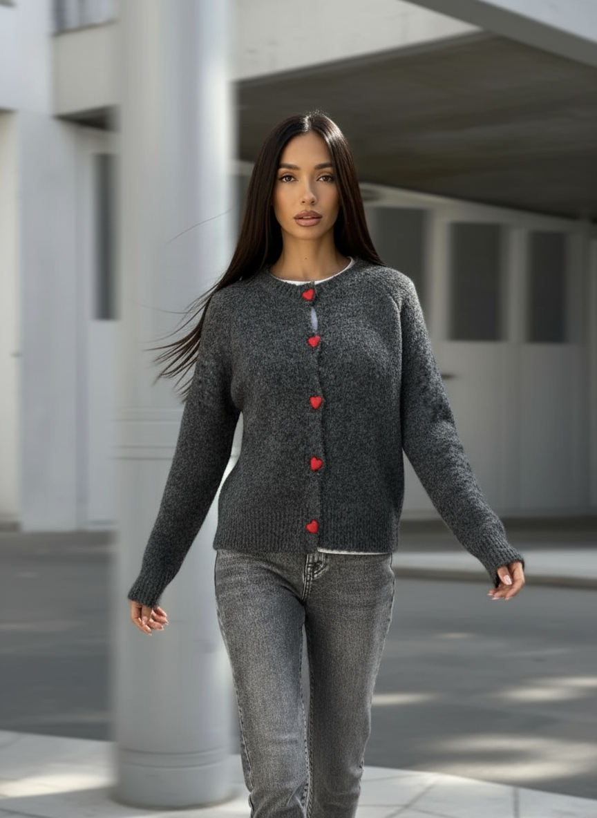 Edwina Herz-Knopf Strickjacke | Zeitlose Qualität