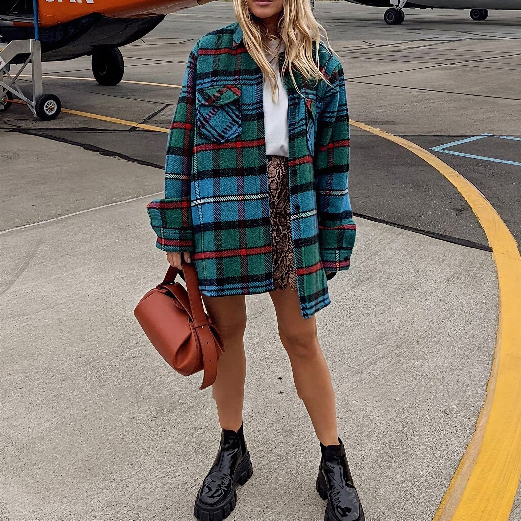 Lederschultertasche | Abgerundete Form | Business Casual