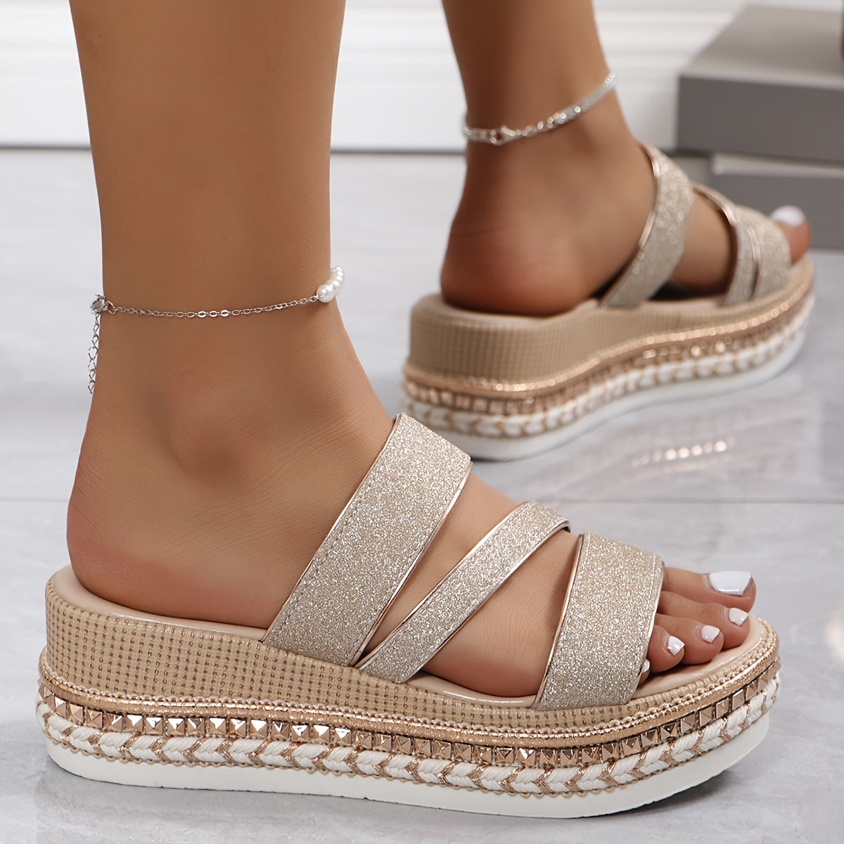 Glamouröse Plateau-Sandalen mit Glitzer