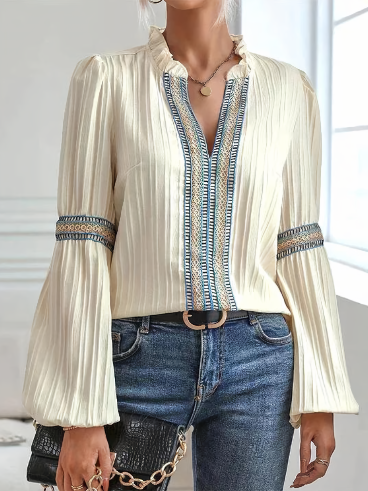 Verzierte Bluse mit Puffärmeln