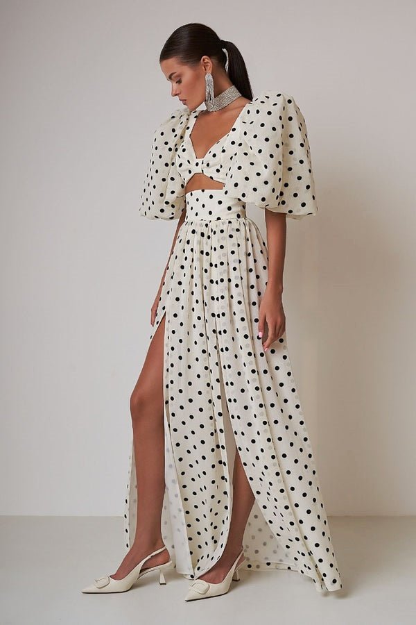 Sommerliches Punktmuster-Kleid mit Schlitz