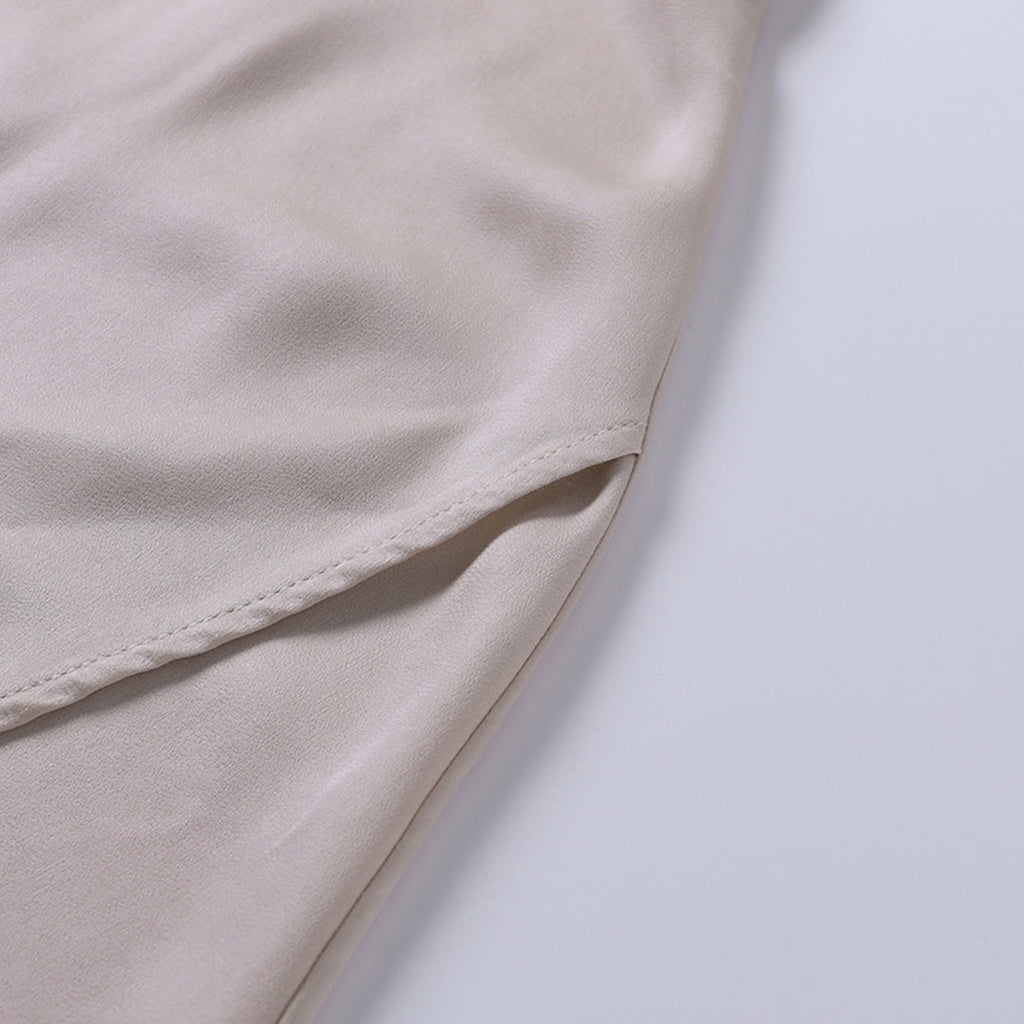 Fließendes Kleid mit Schlitz