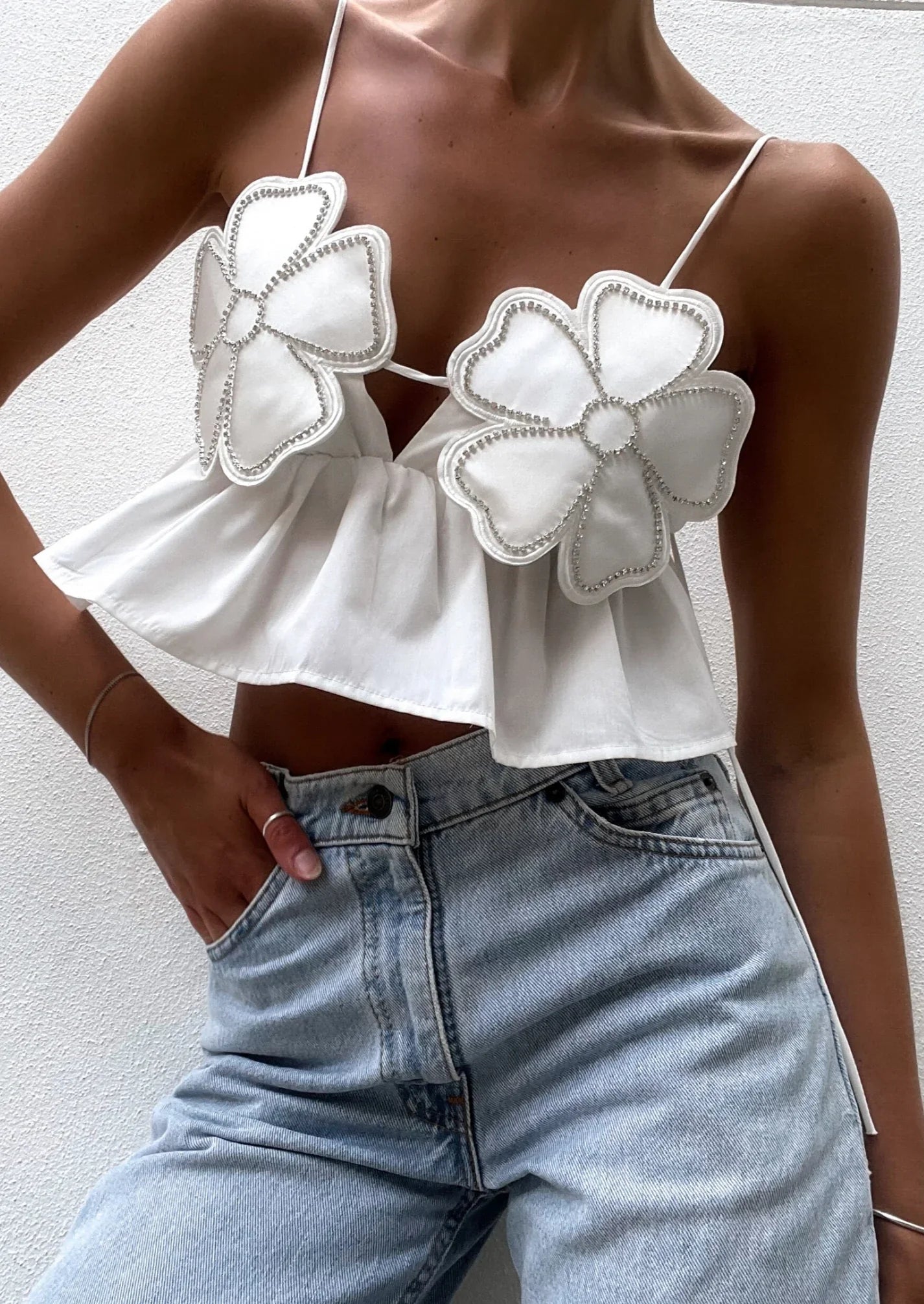 Blütenbesetztes Peplum-Top mit Neckholder