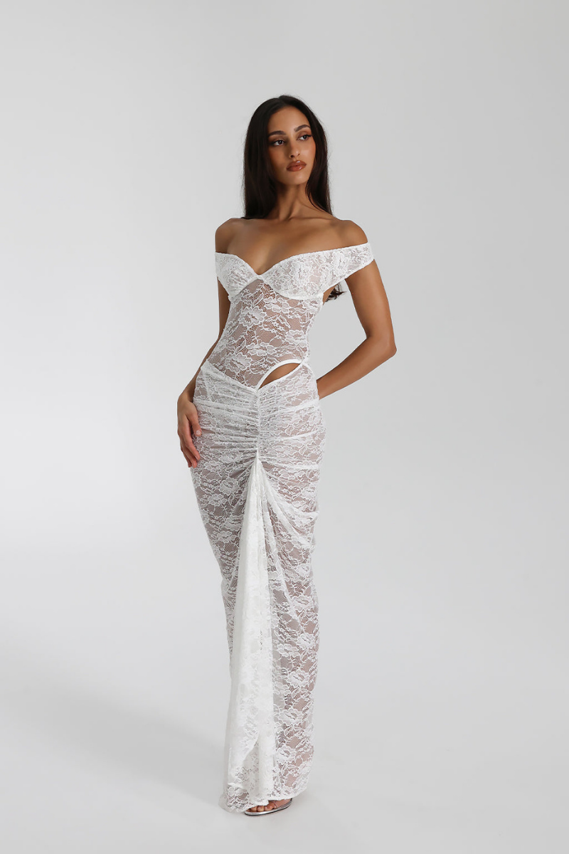 Elegantes Kleid mit asymmetrischem Saum
