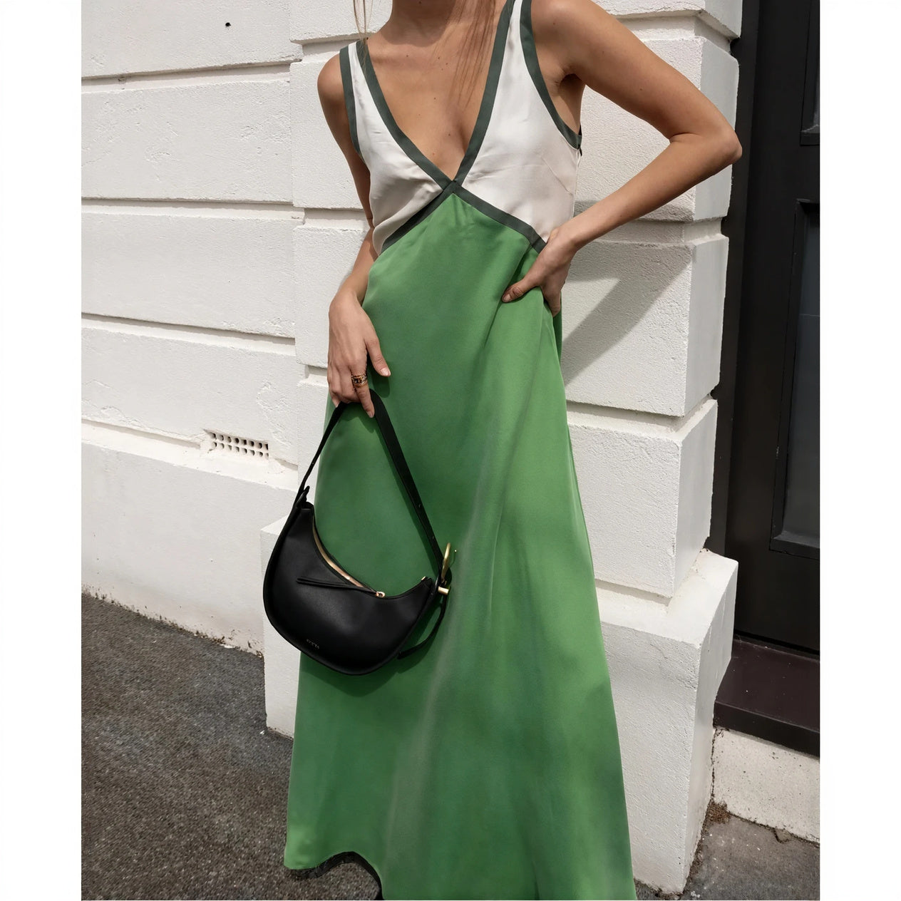 Fließendes Kleid mit Farbblockdesign