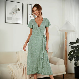 Feminines Maxi-Kleid mit Wickeldesign