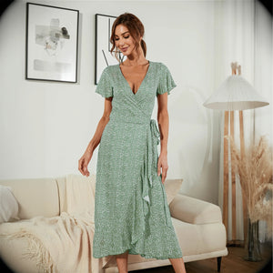 Feminines Maxi-Kleid mit Wickeldesign