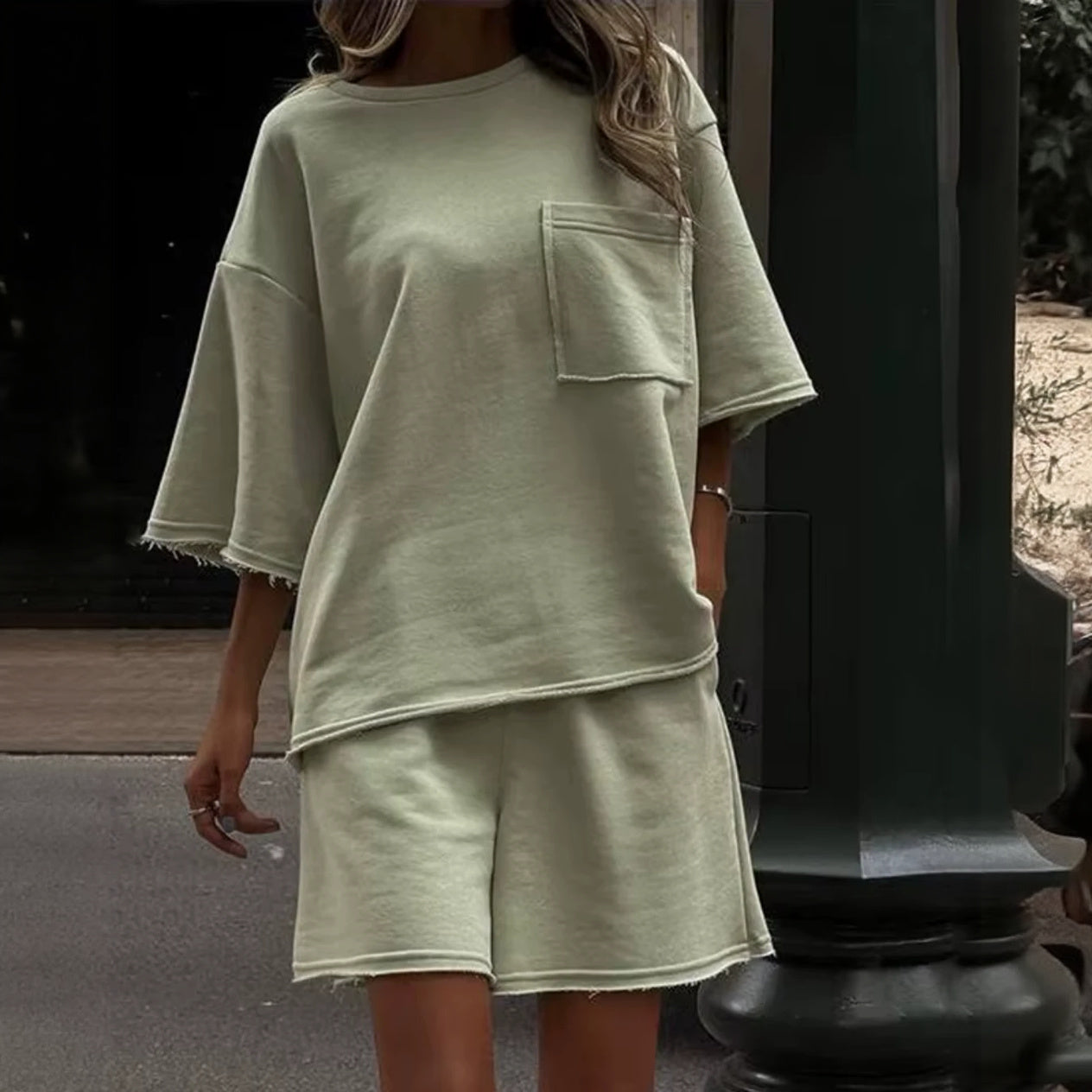 Lässiges Oversized T-Shirt mit Shorts