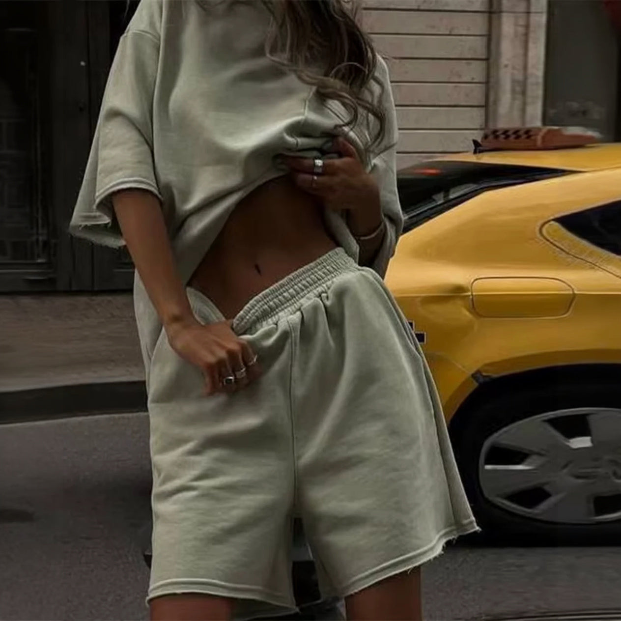 Lässiges Oversized T-Shirt mit Shorts