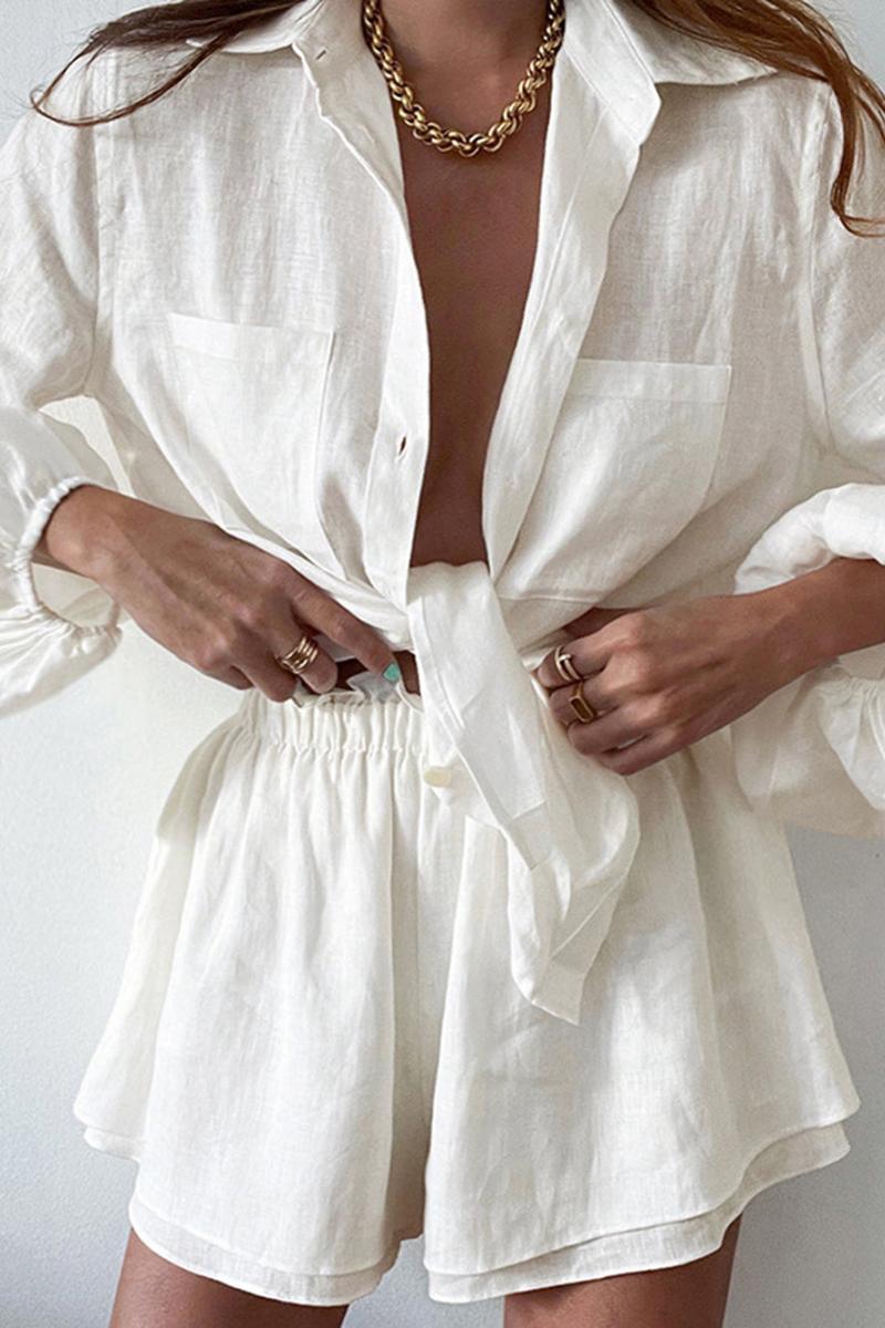 Zweiteiliges Set mit Knopfleiste und Bindedetail