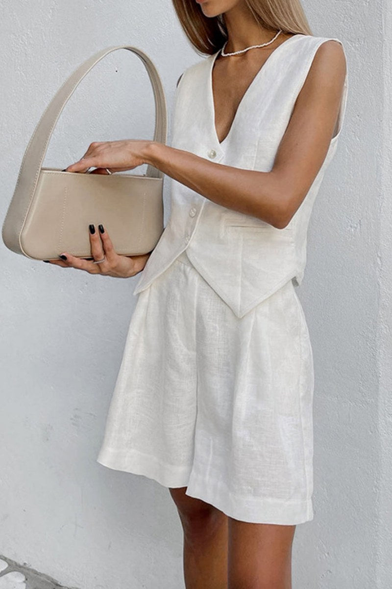 Sommerlicher Hosenanzug mit Weste