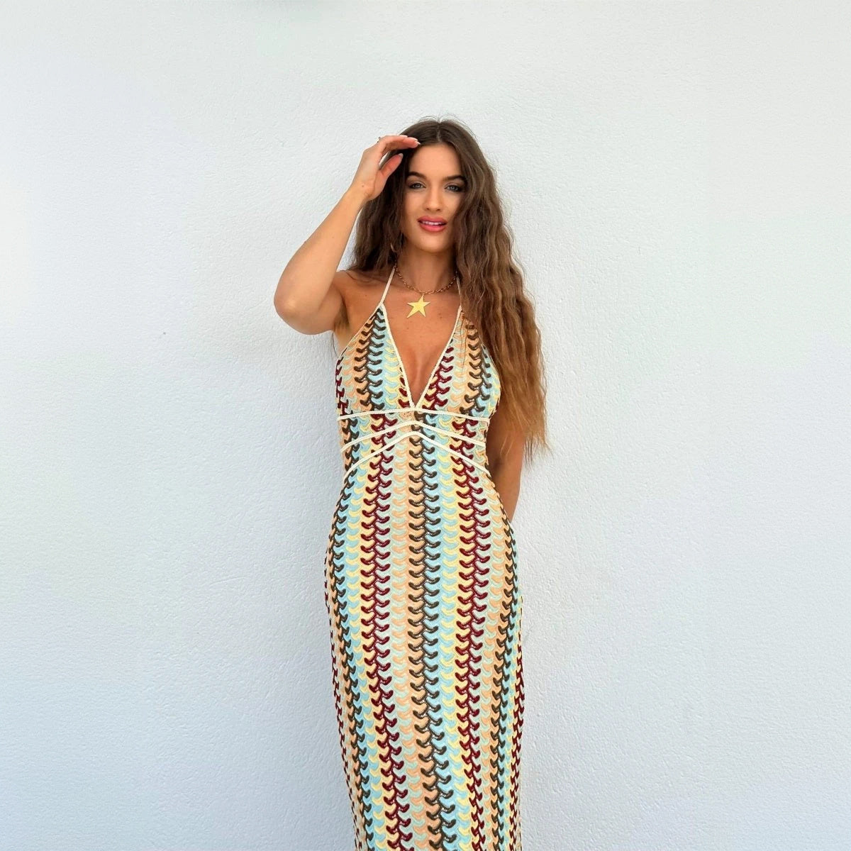 Fließendes Kleid mit offenem Rücken