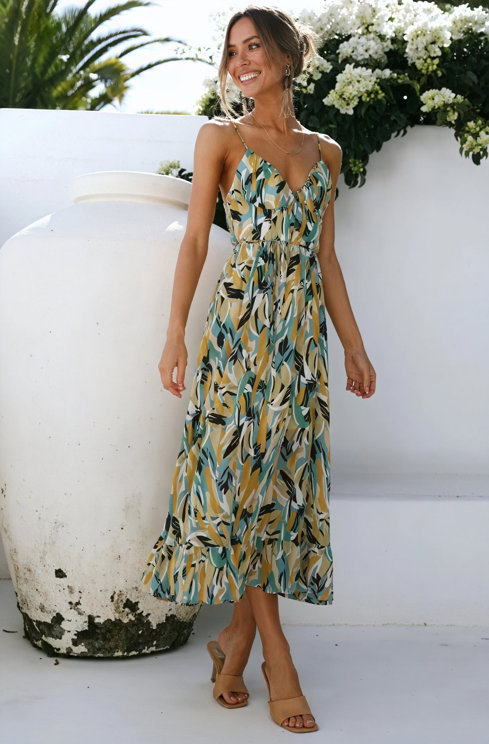 Fließendes Sommerkleid mit Blumenmuster