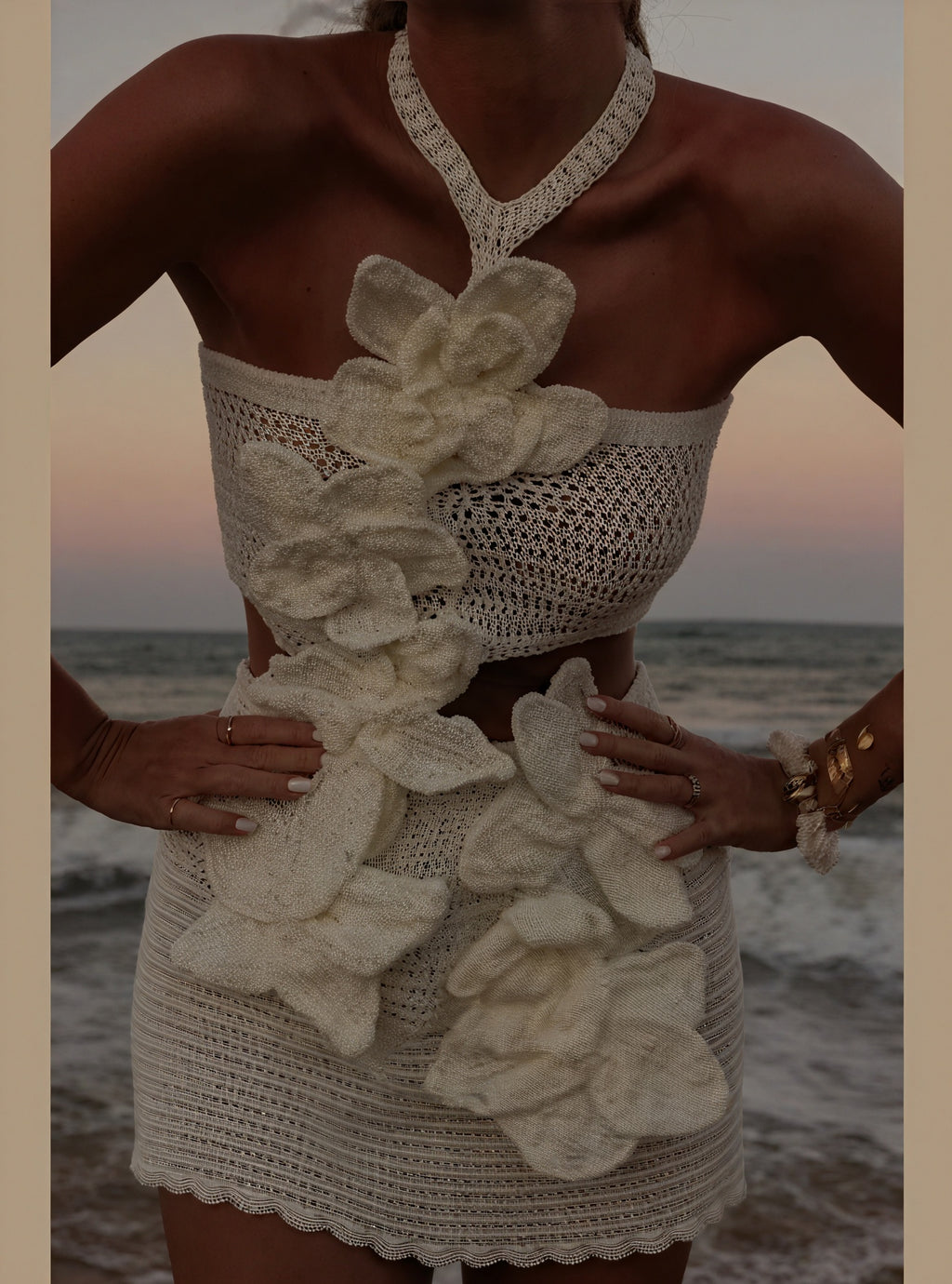 Gehäkeltes zweiteiliges Blumenkleid