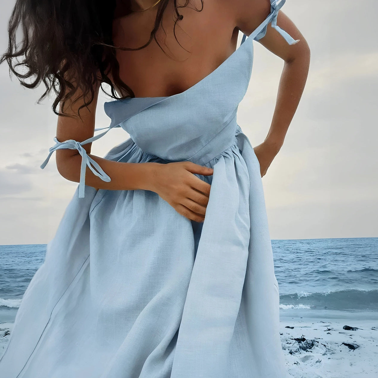 Fließendes Kleid mit femininen Details