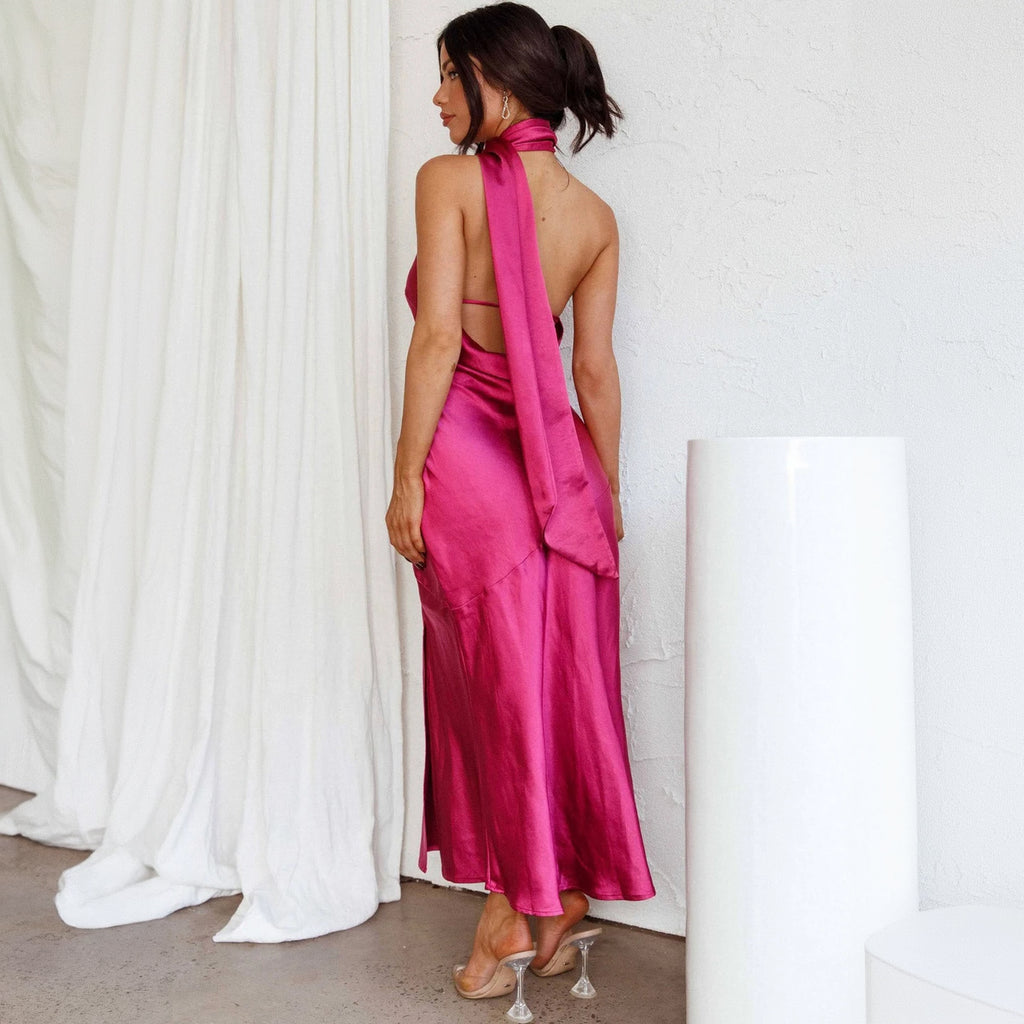 Elegantes Kleid mit asymmetrischem Schnitt