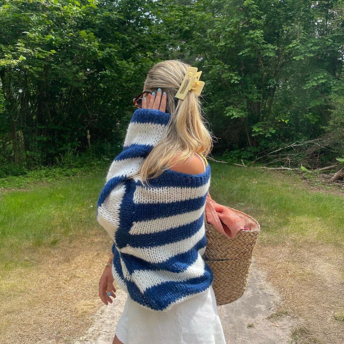 Lässig-eleganter Strickpullover mit Ballonärmeln