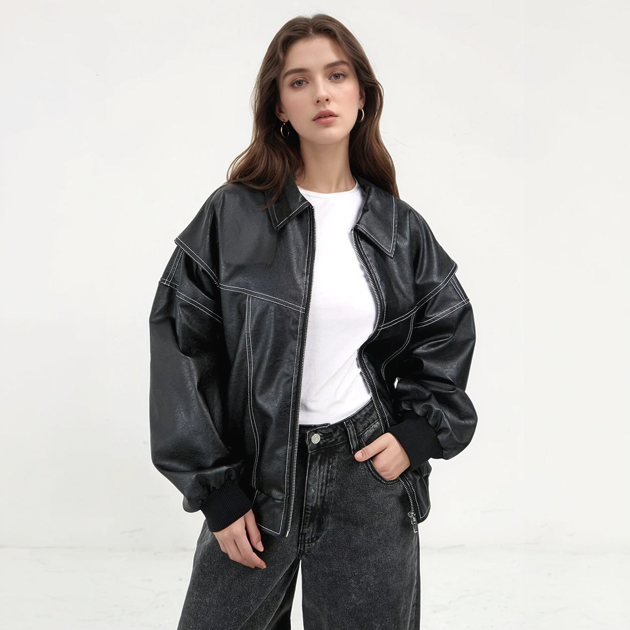 Moderne Jacke mit Kontrastnaht Detail