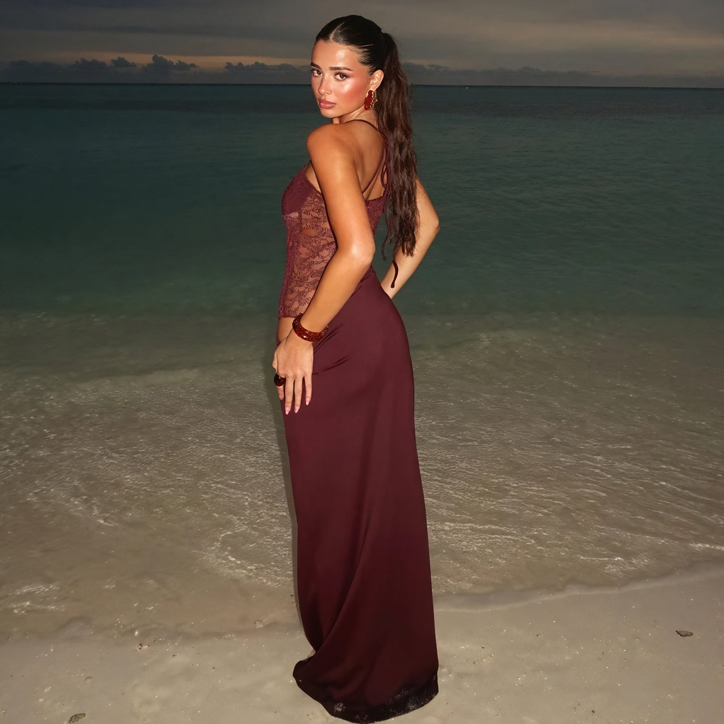 Elegantes Kleid mit Spitze & Details