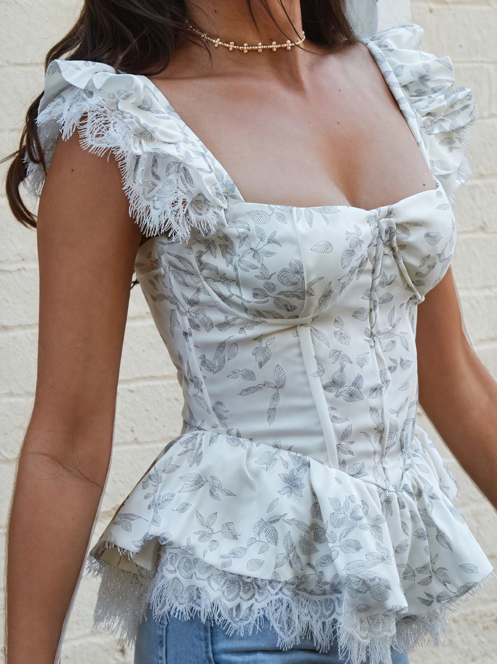 Romantisches Top mit floralem Muster