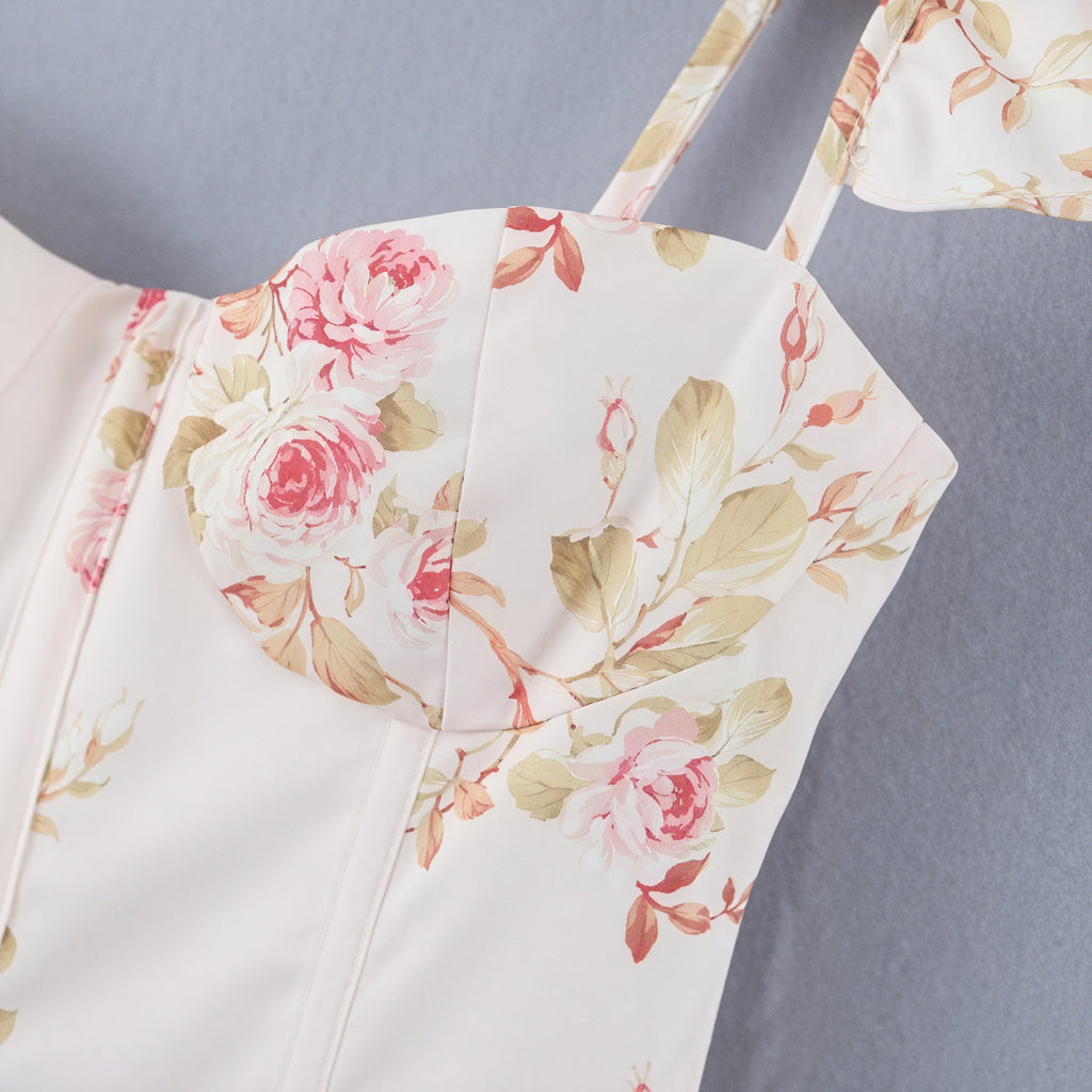 Romantisches Top mit floralem Muster