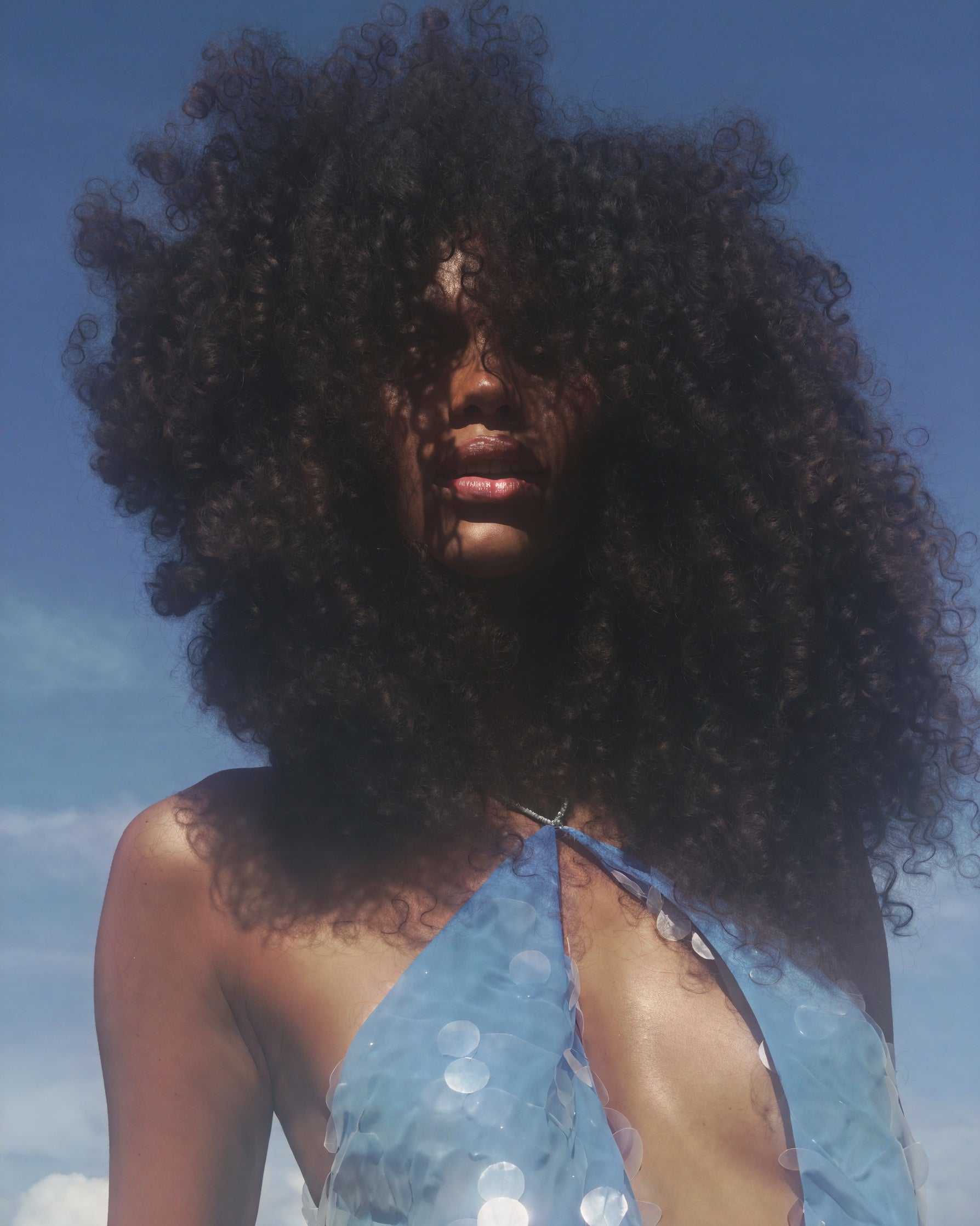 Pailletten-Minikleid mit Neckholder