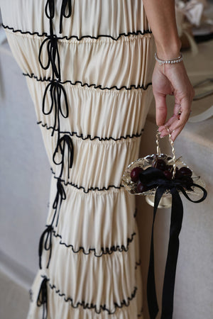 Fließendes Stufenkleid mit Schleifen