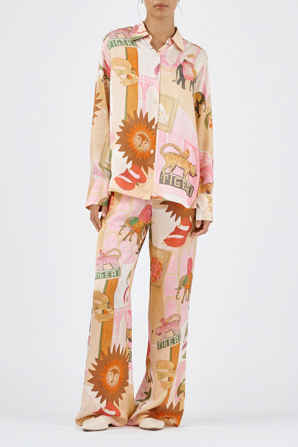 Verspieltes Schlafensemble mit Print