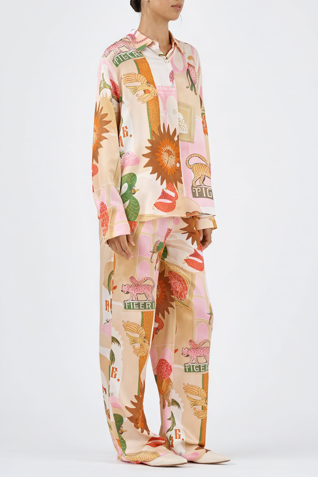 Verspieltes Schlafensemble mit Print