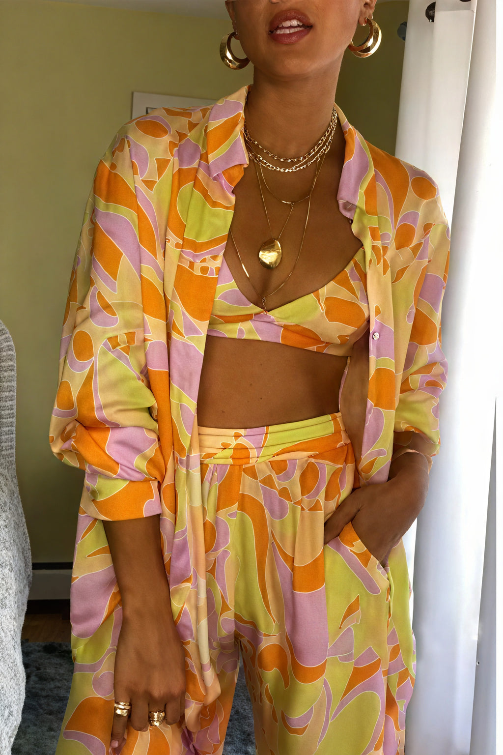 Geometrisches Ensemble mit fließendem Schnitt