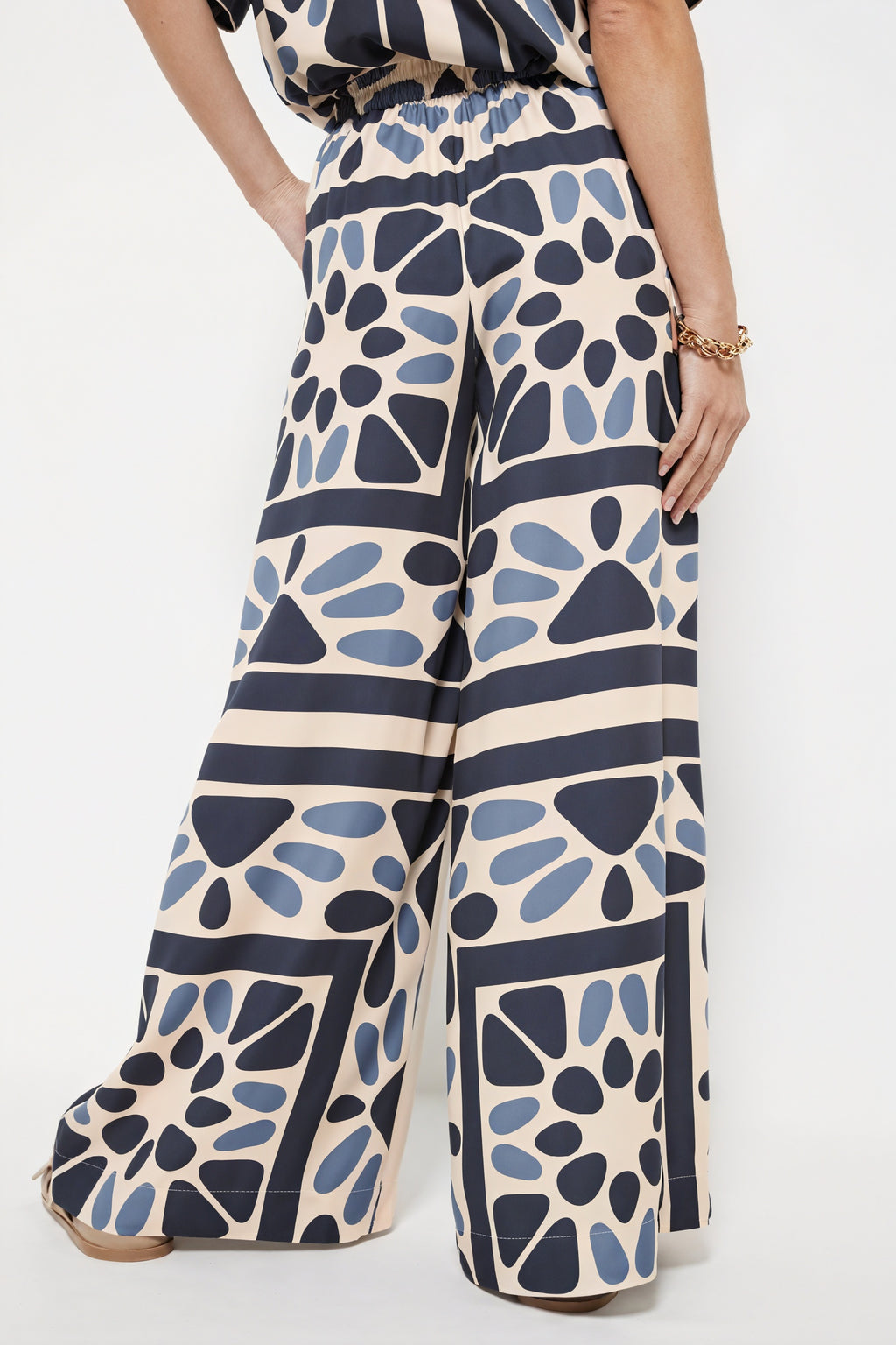 Abstraktes Kurzarm-Hemd mit Knopfleiste