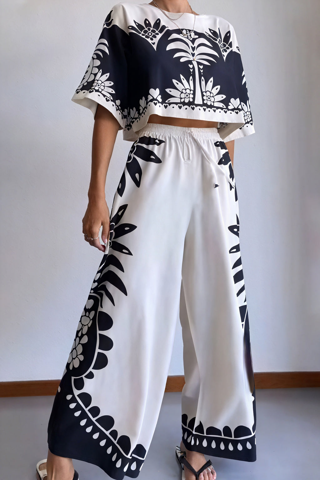 Floral Ensemble: Cropped Top & Wide Leg Pants