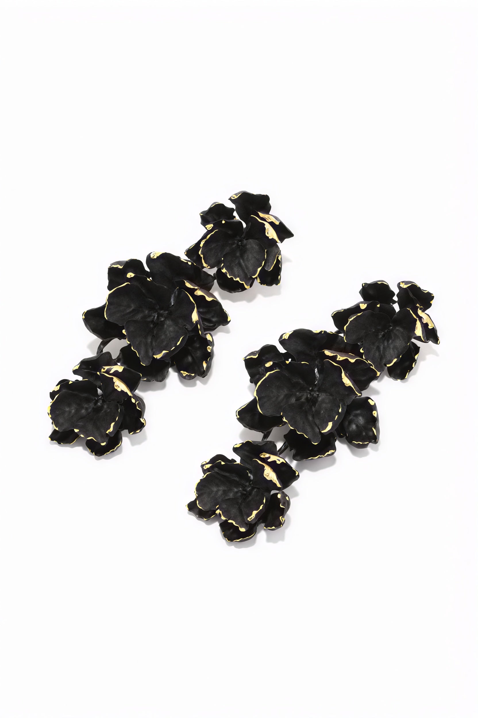 Elegante Statement-Ohrringe mit floralem Design