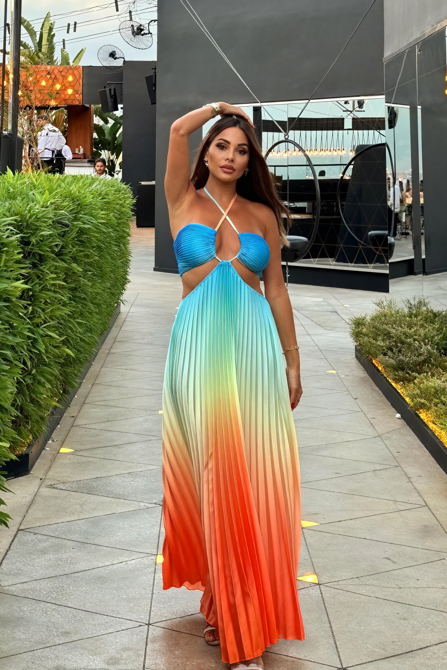 Fließendes Maxikleid mit Plissee-Design
