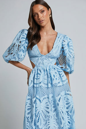 Elegantes Kleid mit zarten Details