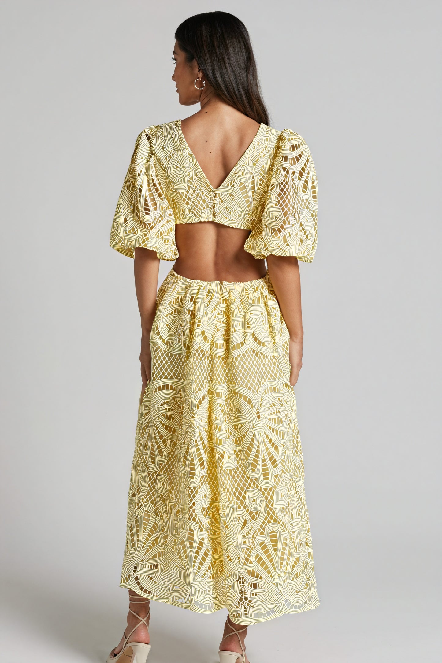 Elegantes Kleid mit zarten Details