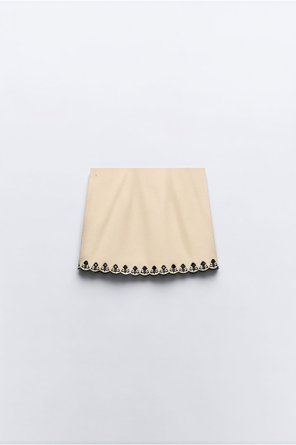 Sommerliches Top mit Stickerei