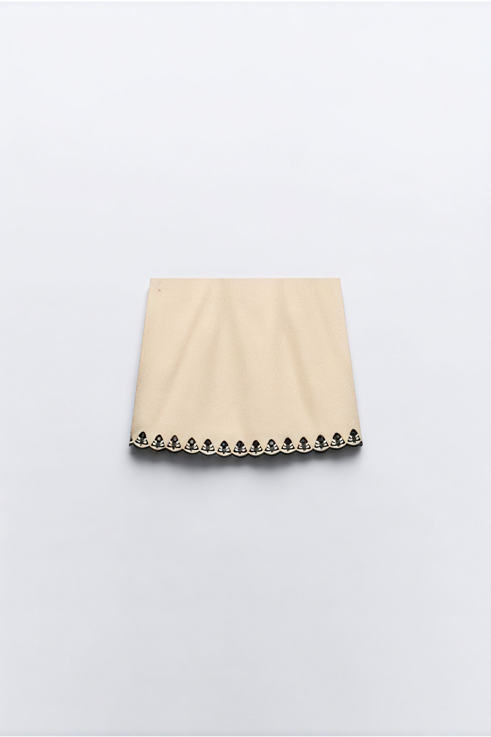 Sommerliches Top mit Stickerei