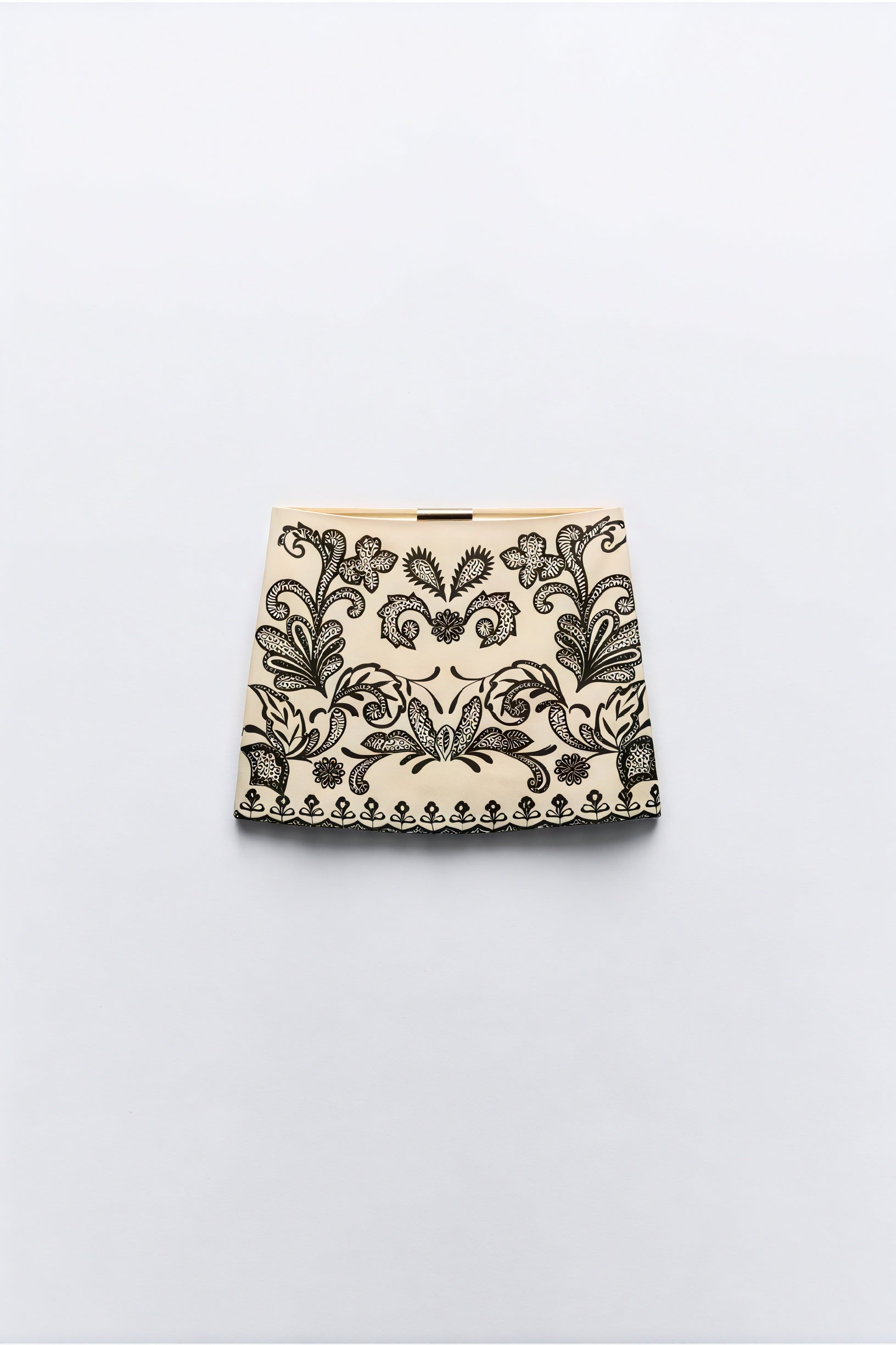 Sommerliches Top mit Stickerei