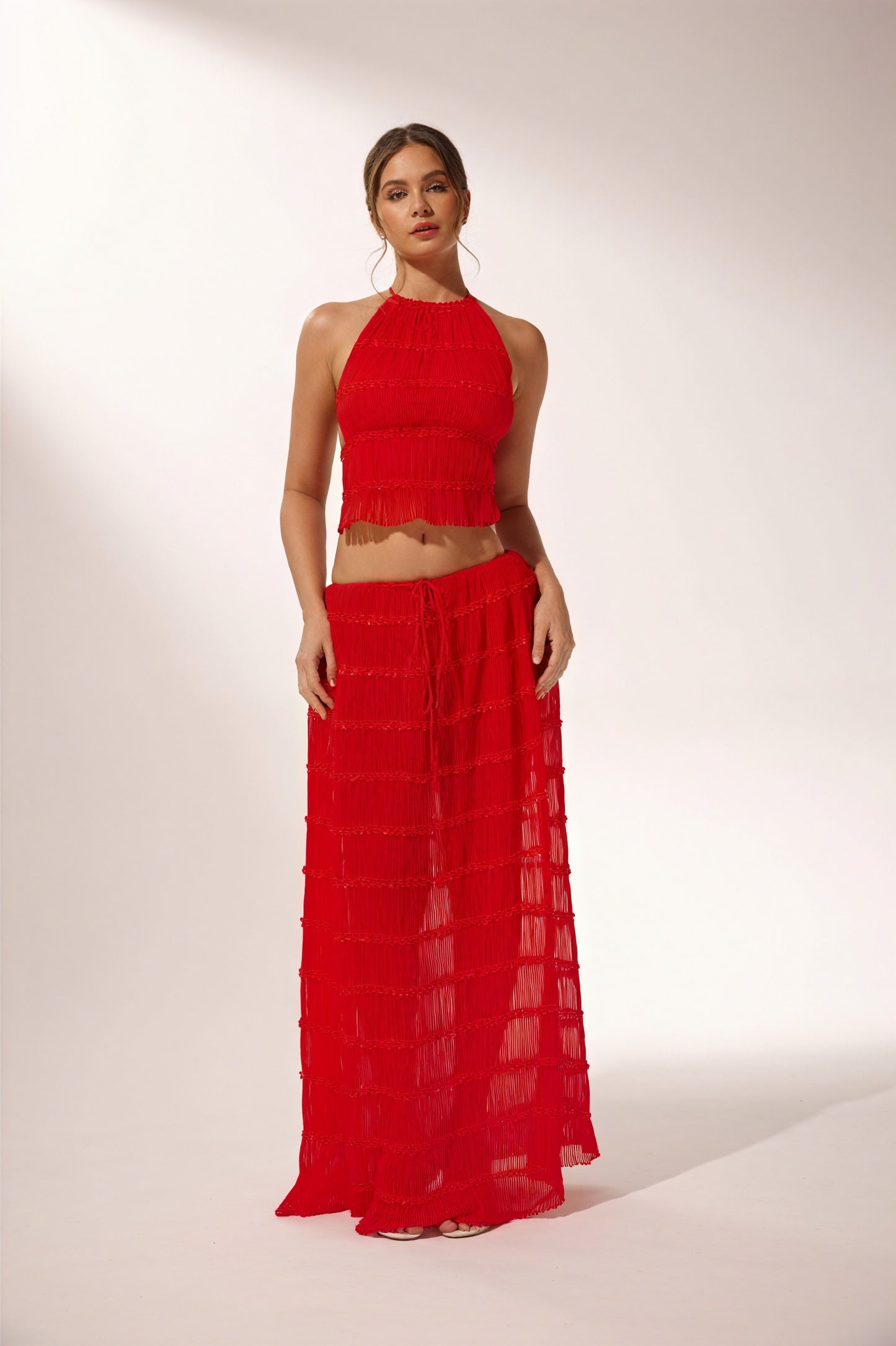 Fließendes Ensemble mit Halterneck-Top
