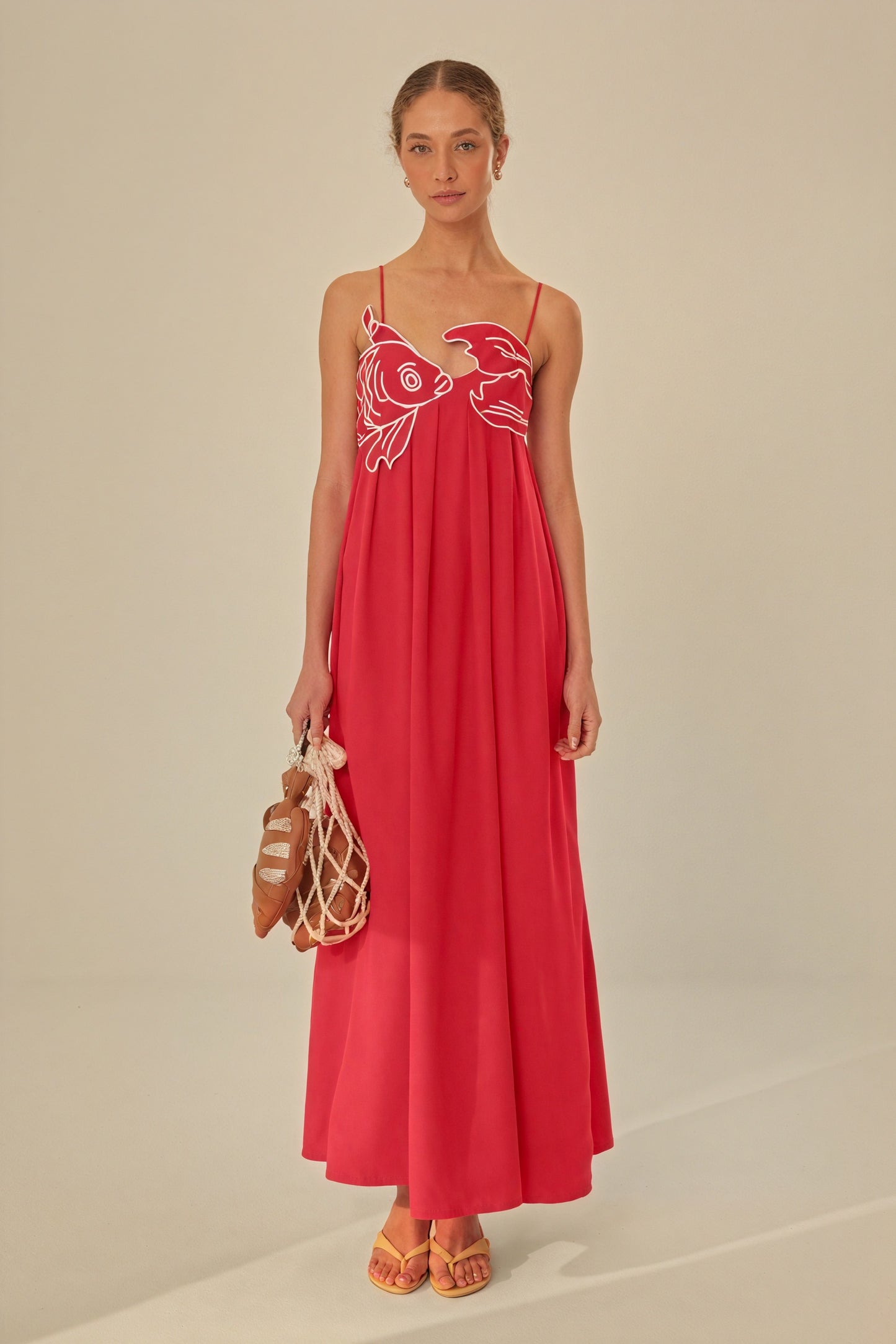Fließendes Kleid mit verspieltem Detail