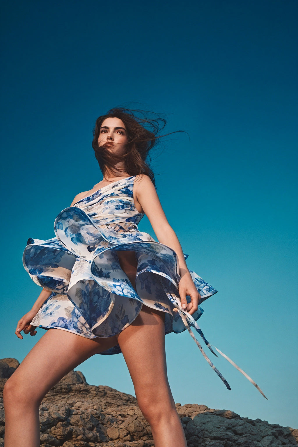 Verspieltes Minikleid mit floralem Muster