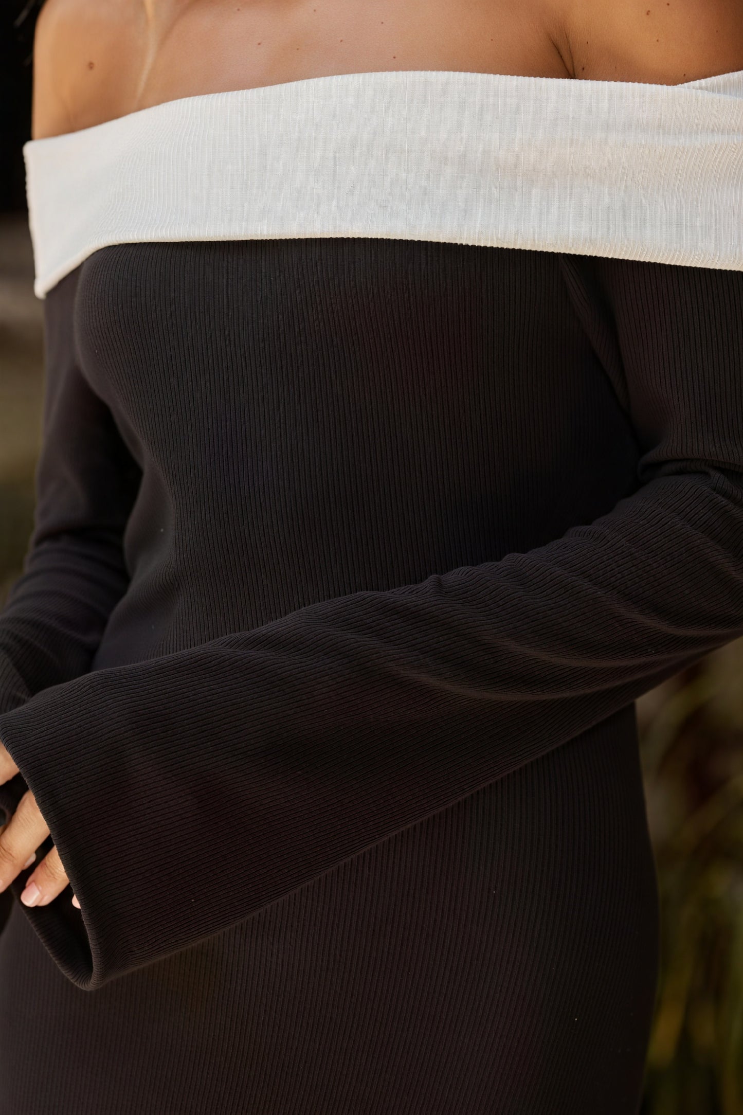 Elegantes Abendkleid mit Farbblock-Design