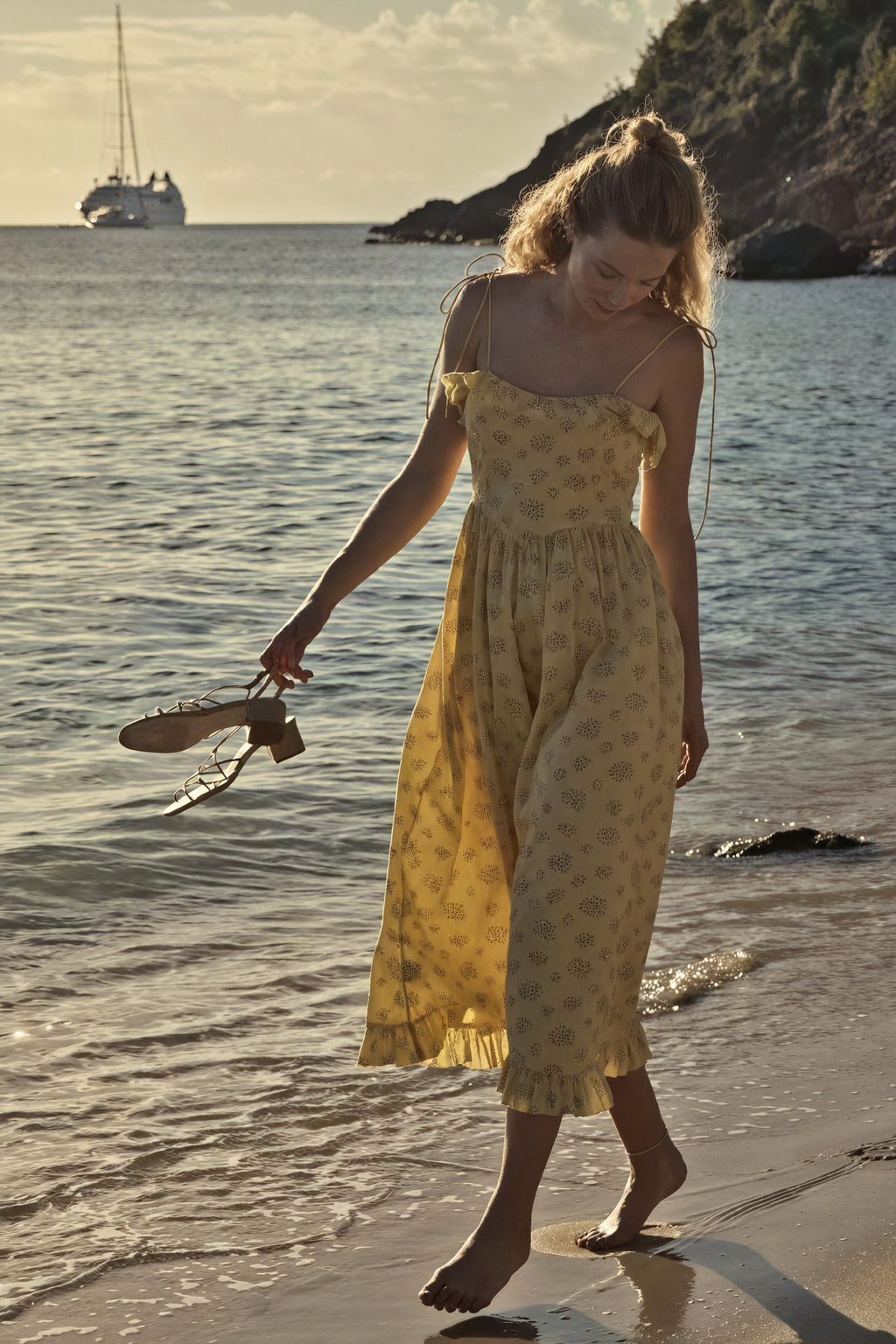 Geblümtes Midikleid mit Rüschenbesatz