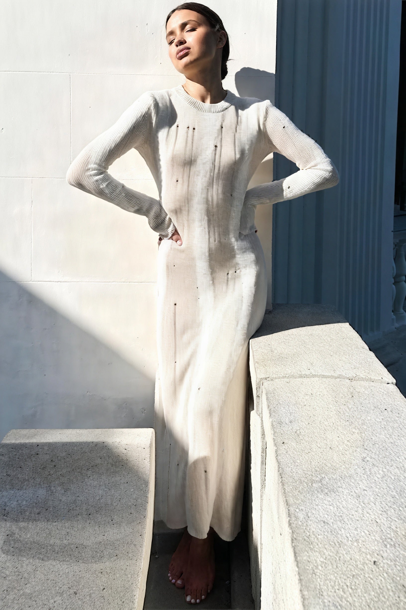 Minimalistisches Strickkleid mit Perforierung