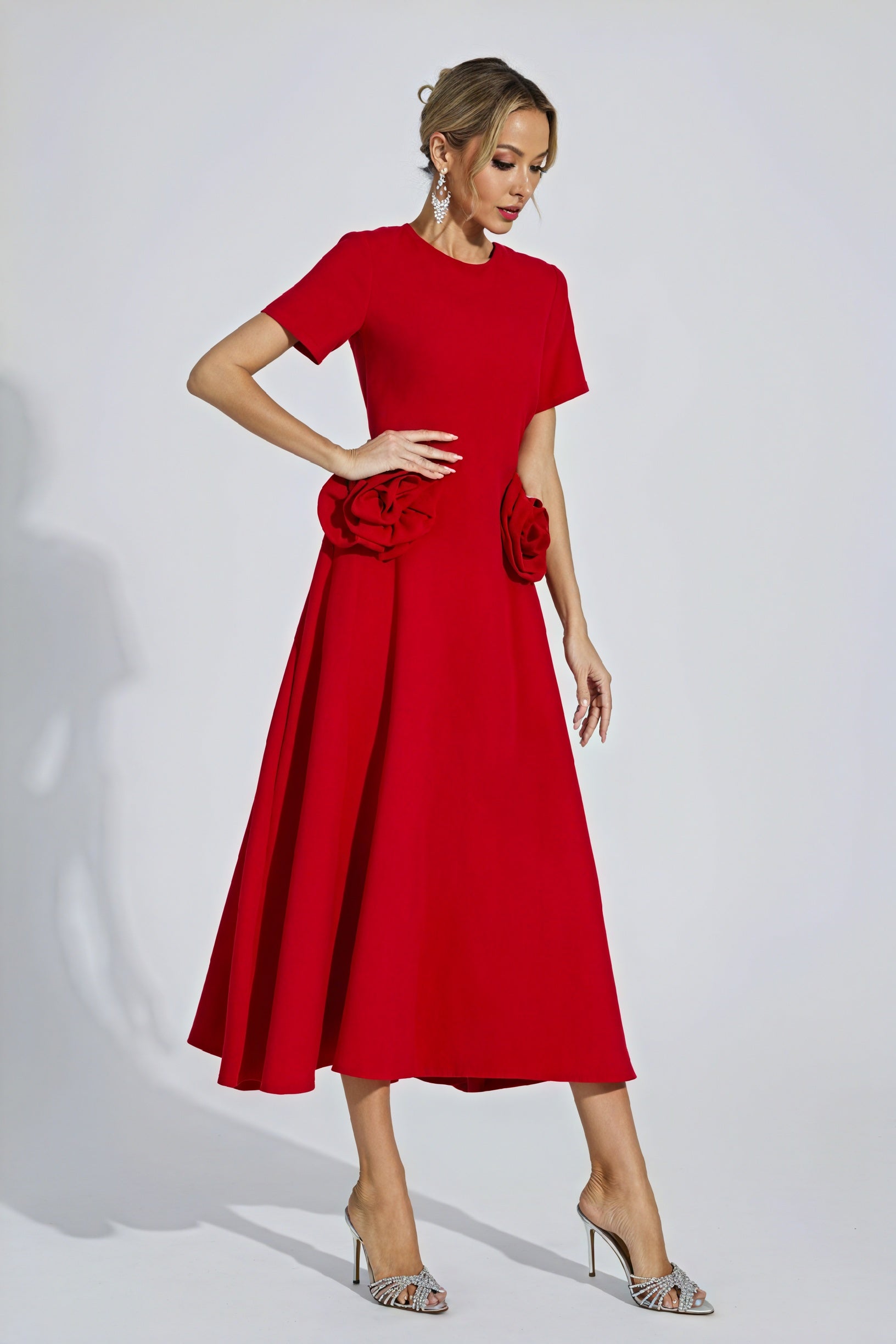 Midi-Kleid mit Rosen-Applikationen