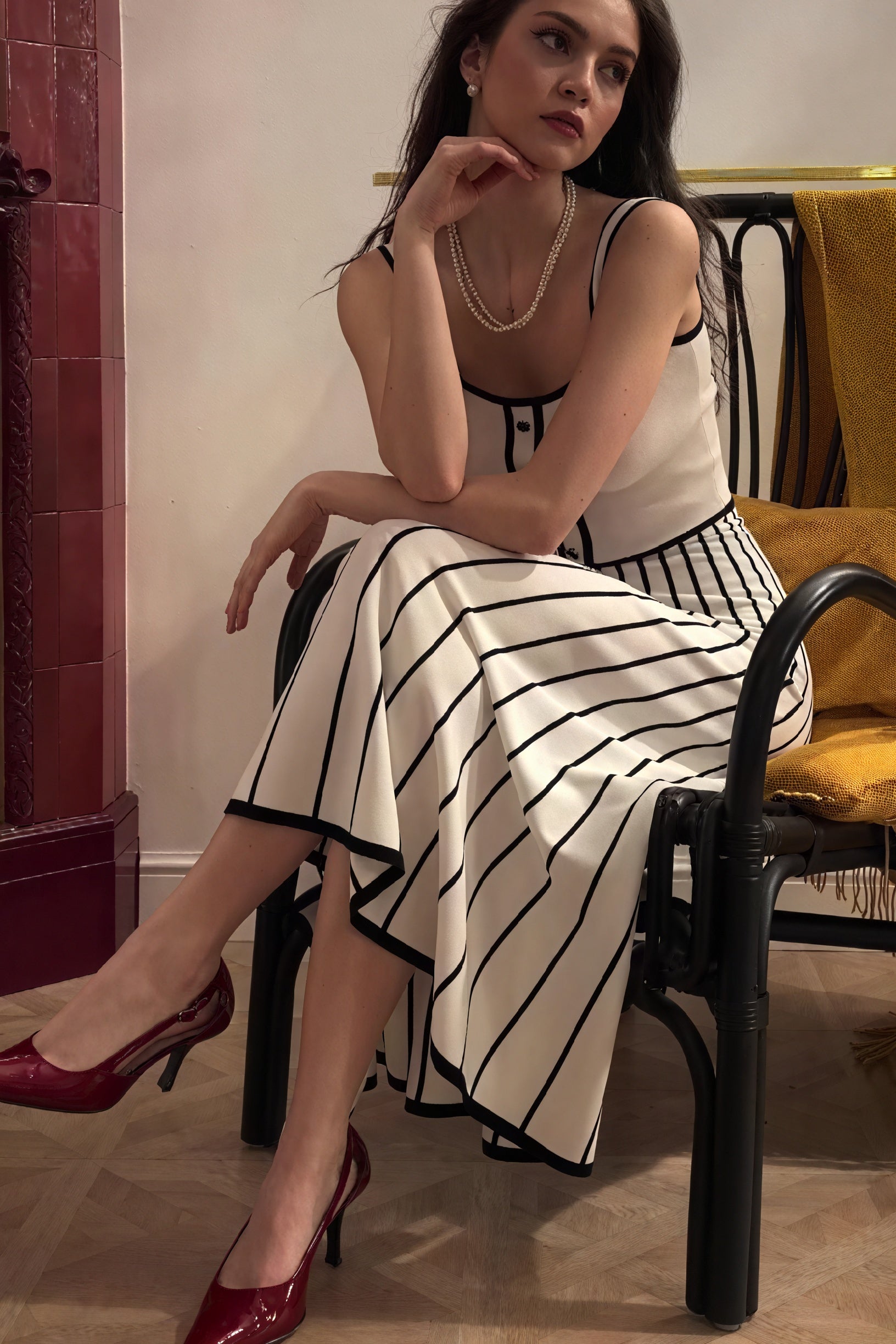 Gestreiftes Midikleid mit Knopfleiste