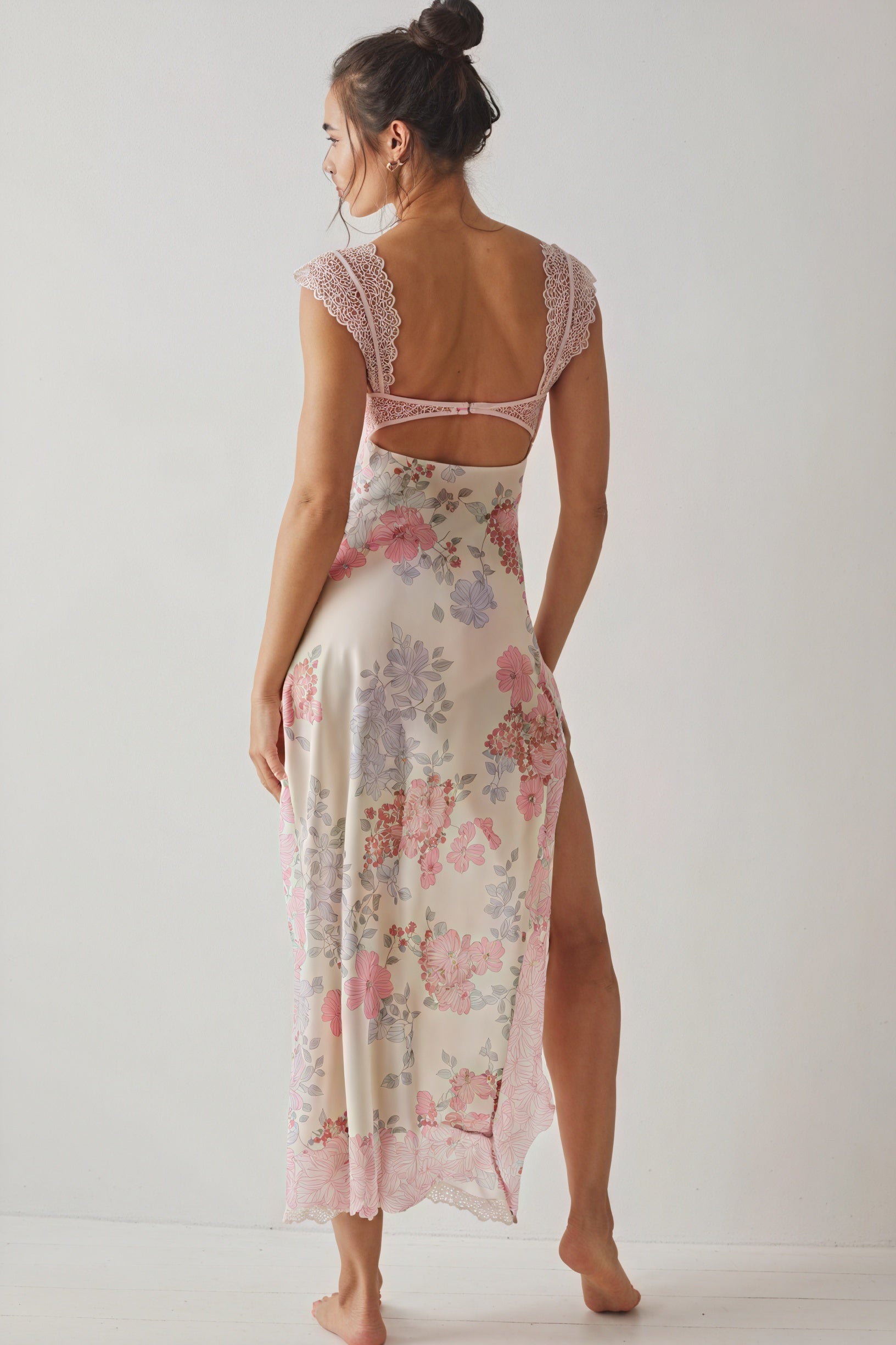 Fließendes Kleid mit floralem Muster